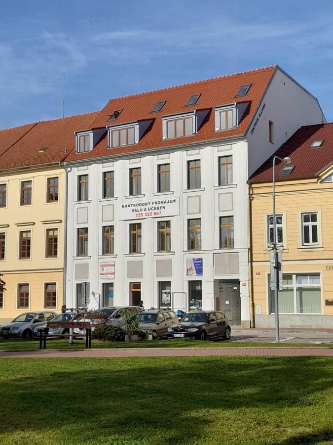 Апартаменты Riegrova Ческе-Будеёвице Экстерьер фото